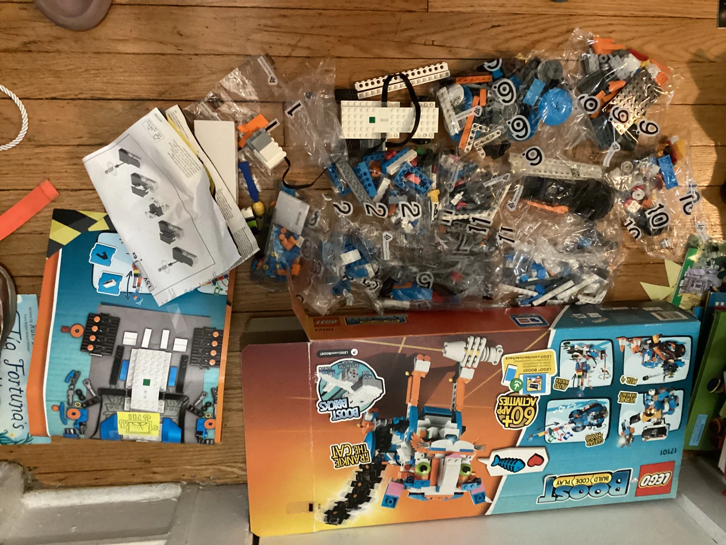 As is should have most LEGO BOOST Creative Toolbox 17101 Set - photo 3
