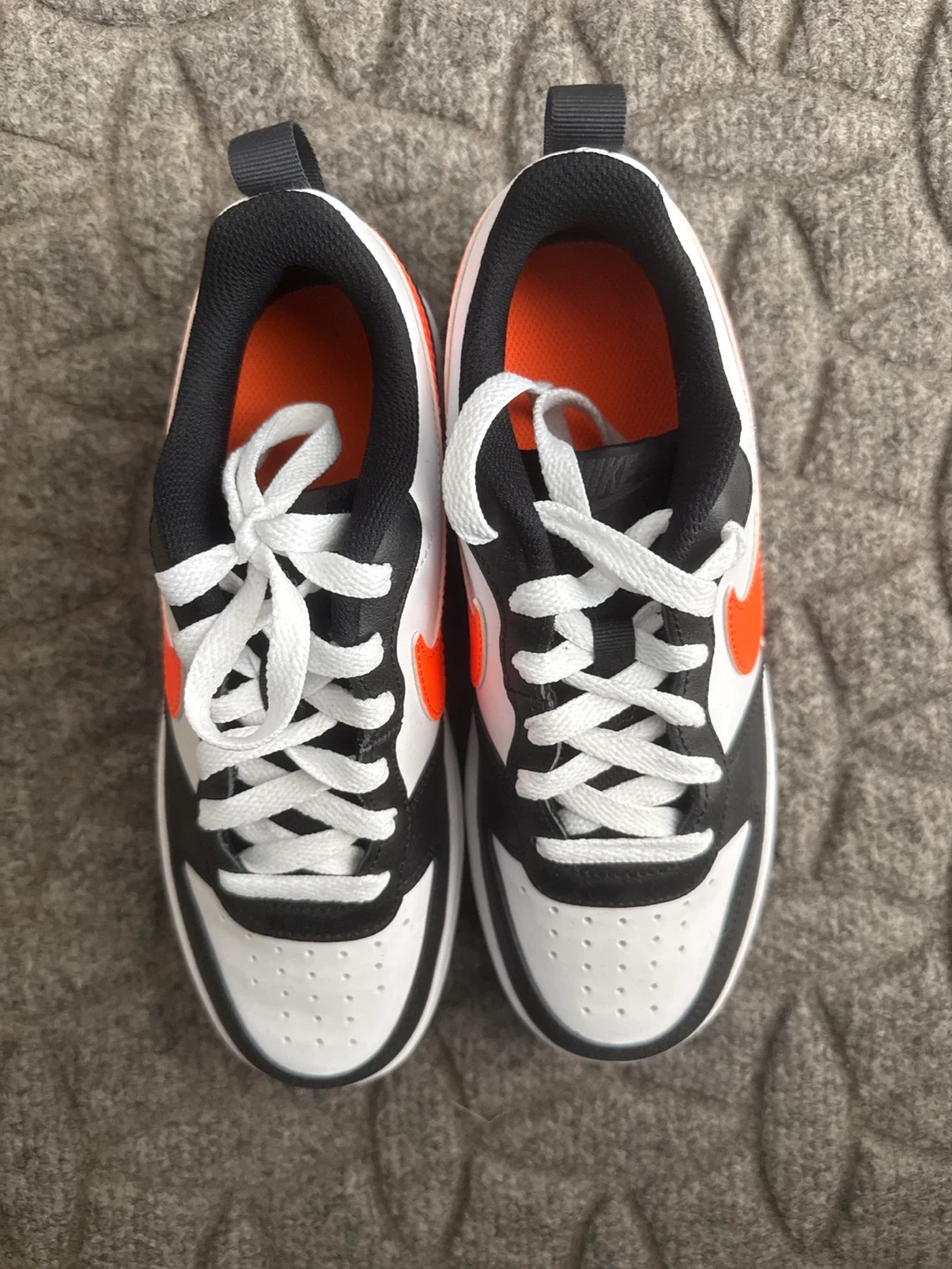 Nike Kids Shoes size 4.5 - photo 3