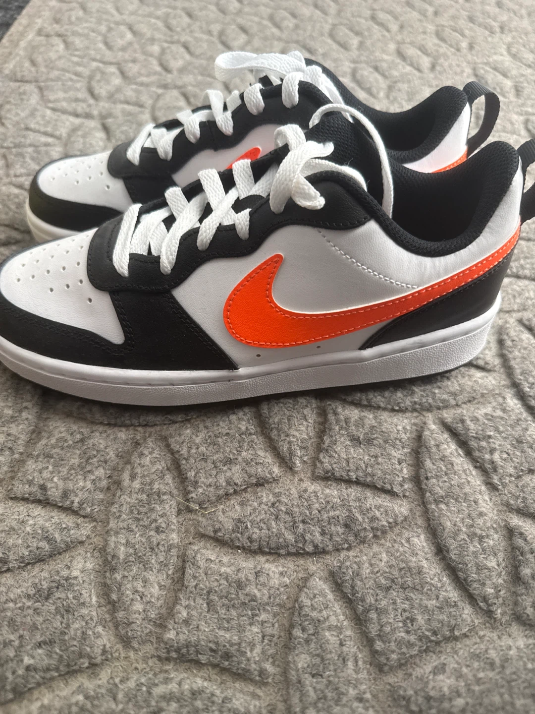 Nike Kids Shoes size 4.5 - photo 2