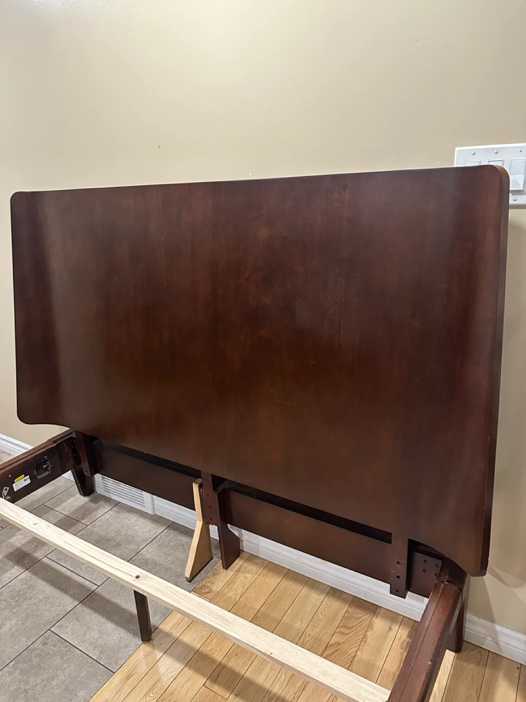 MCM Style Queen Size Solid Wood Sleigh Bed (CAN DELIVER) - photo 4