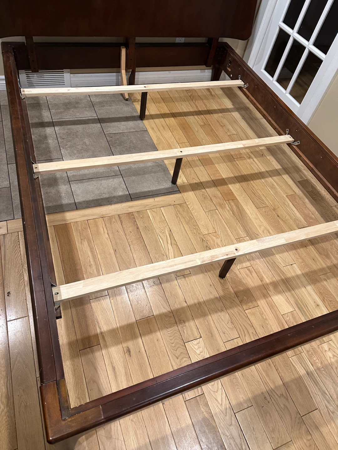 MCM Style Queen Size Solid Wood Sleigh Bed (CAN DELIVER) - photo 5