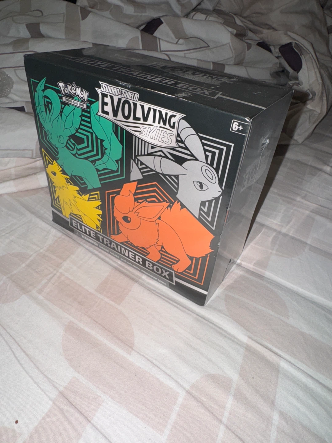 Pokémon Evolving Skies Elite Trainer Box (ETB)