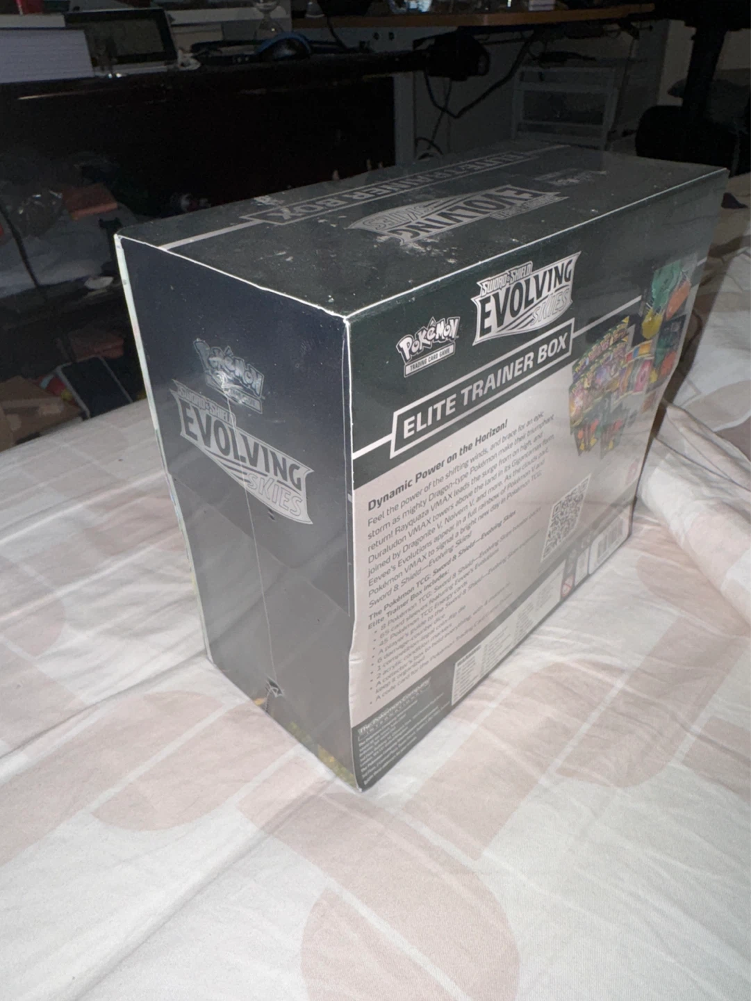 Pokémon Evolving Skies Elite Trainer Box (ETB) - photo 3