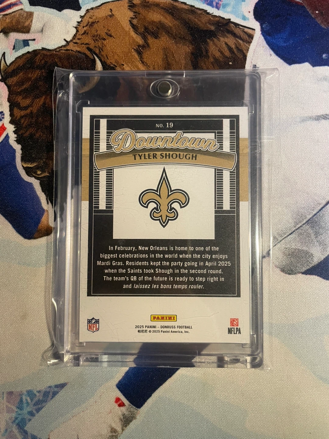 2025 Panini Donruss Downtown Tyler Shough RC #19 - photo 2