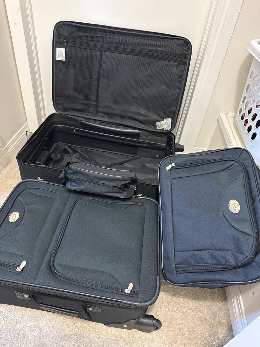 Jetstream 4-Piece Luggage Set - photo 4