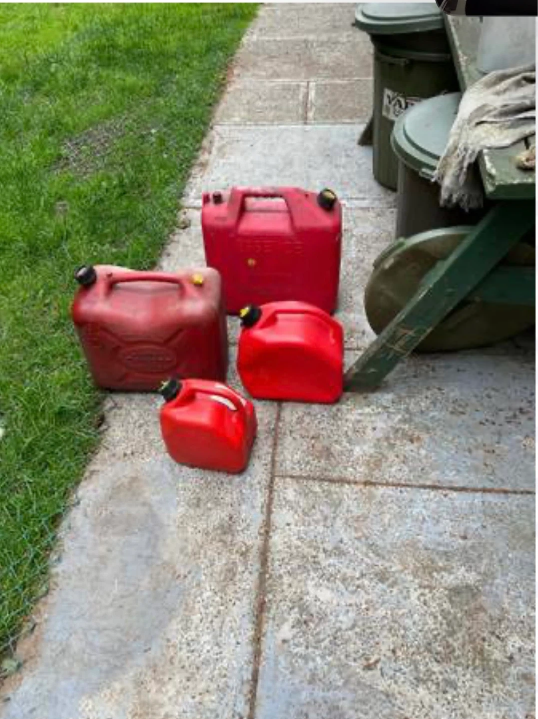 Lot of 4 Red Gas Cans
