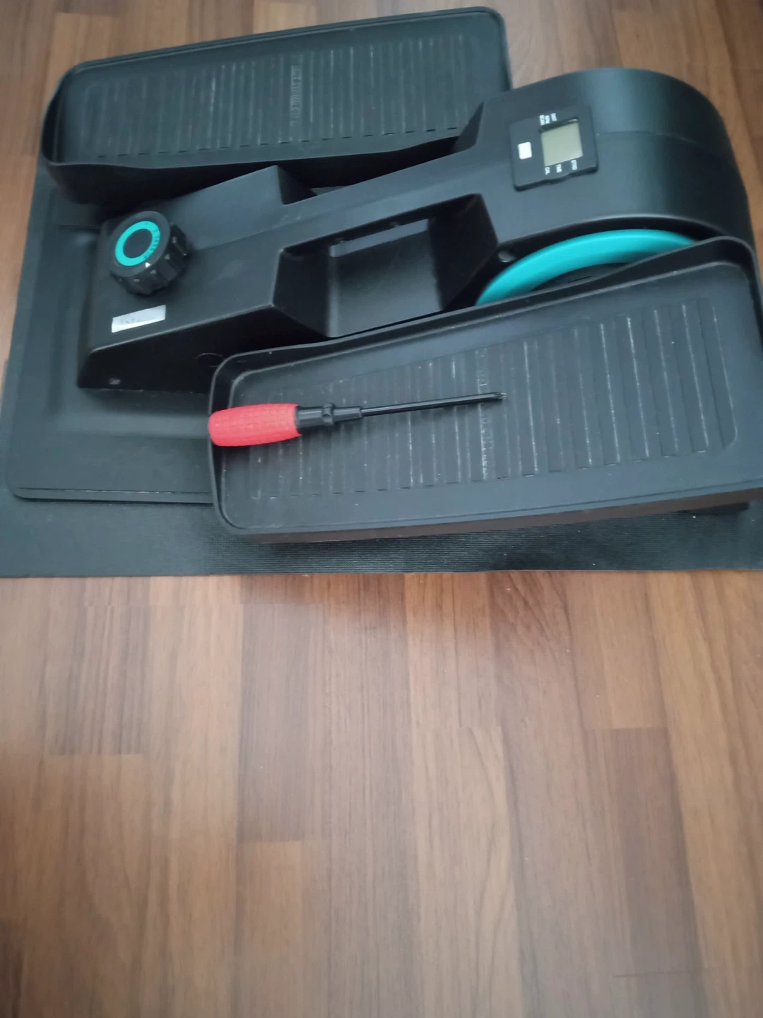 Cubii Under-Desk Elliptical - photo 2