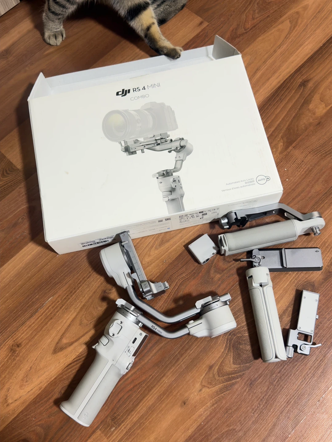 DJI RS 4 Mini Combo Gimbal