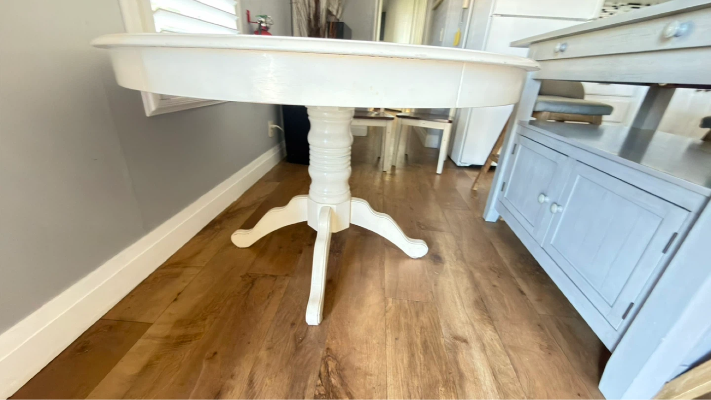 White Pedestal Dining Table - photo 4