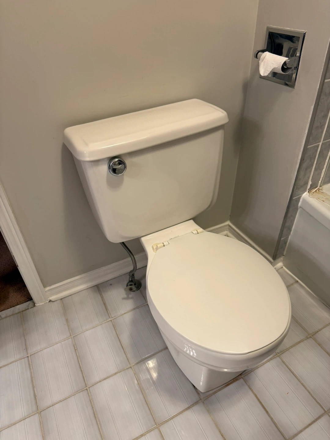 Free bathtub and toilets - photo 2