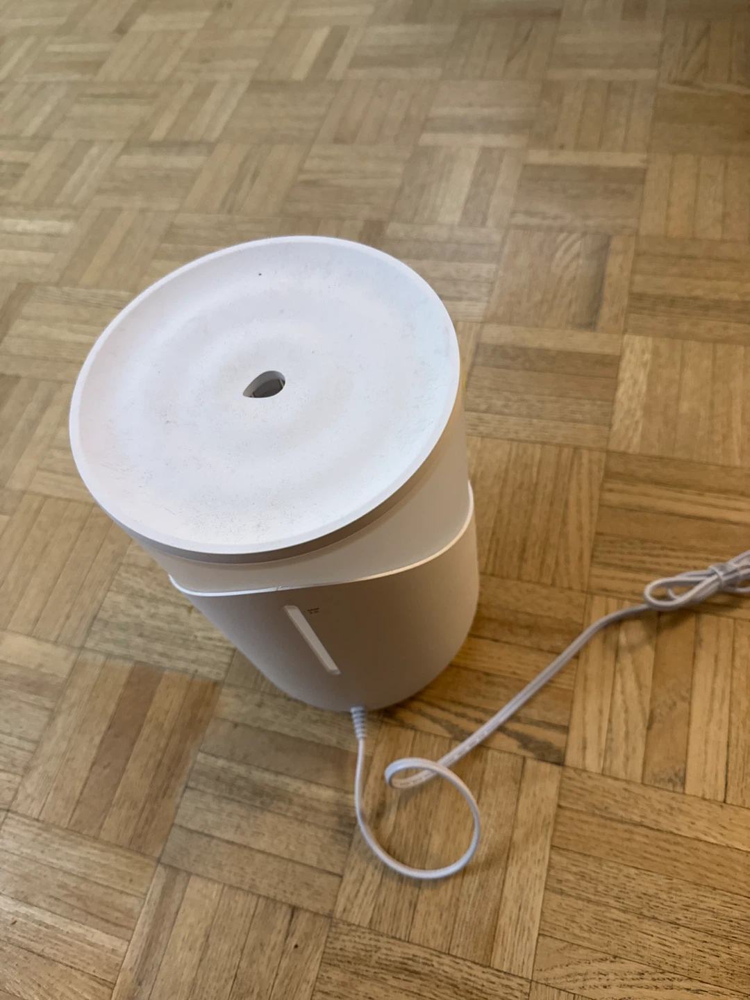White Humidifier Smooth Mist