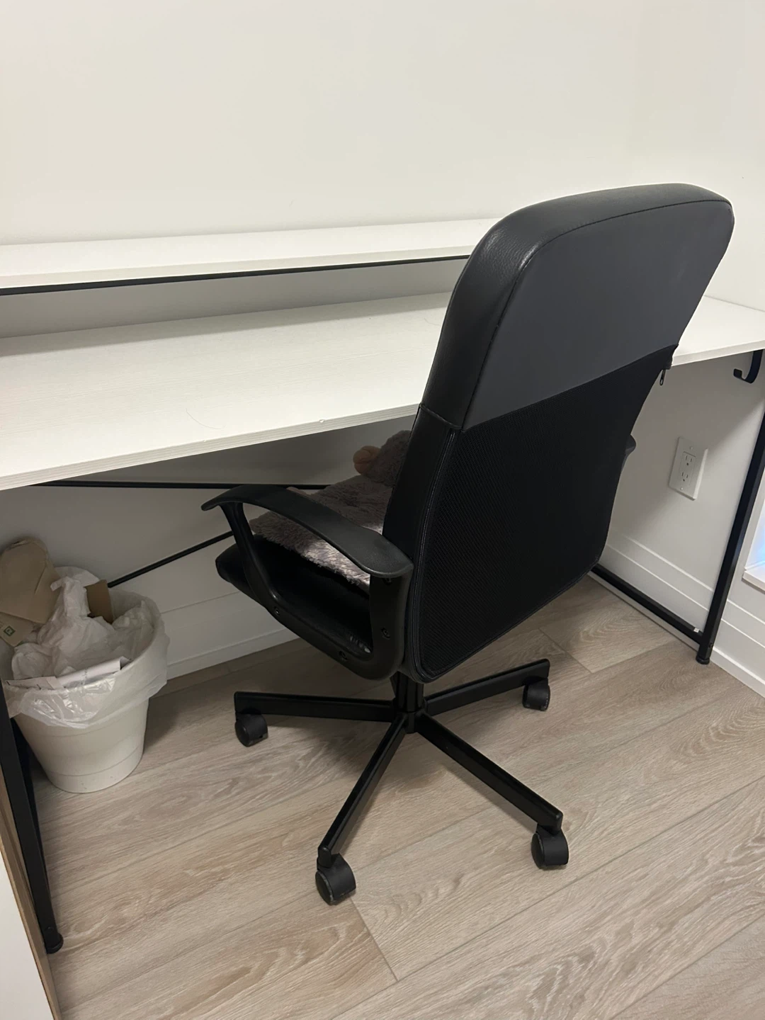 Black Office Chair - photo 3