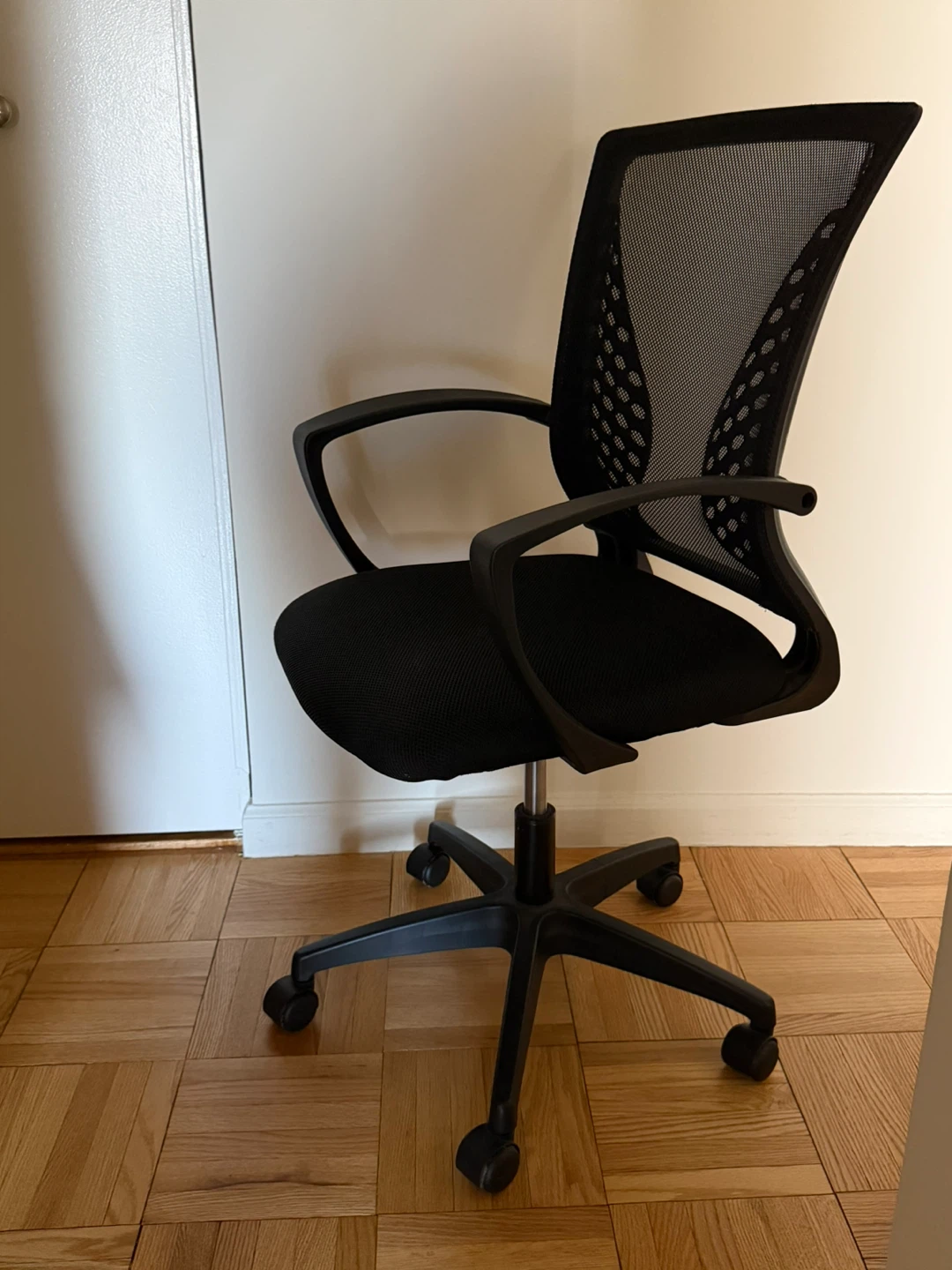 Black Office Chair - photo 2
