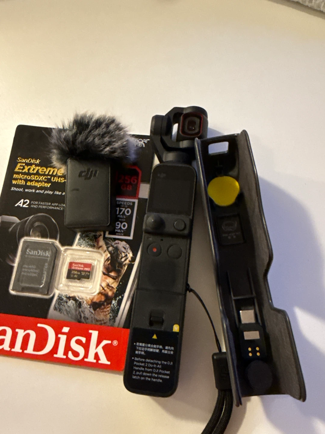 DJI Pocket 2 Camera Gimbal with 256GB SanDisk
