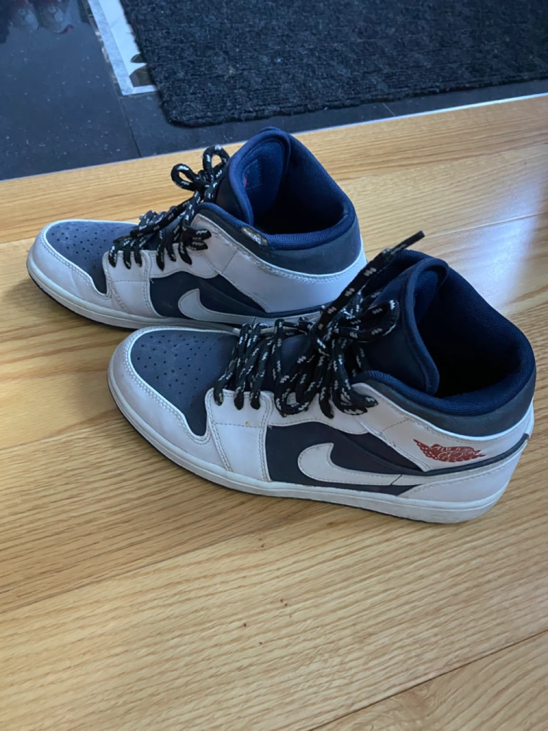Air Jordan 1 Mid Sneakers - photo 3