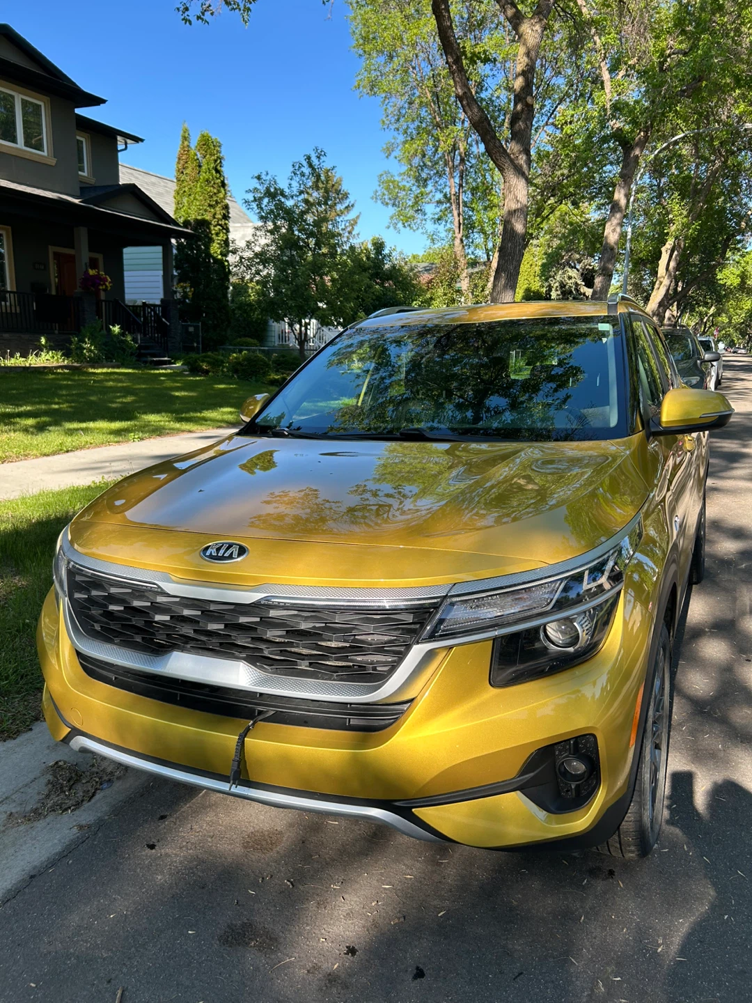 Yellow KIA Seltos EX AWD SUV + Bonuses!