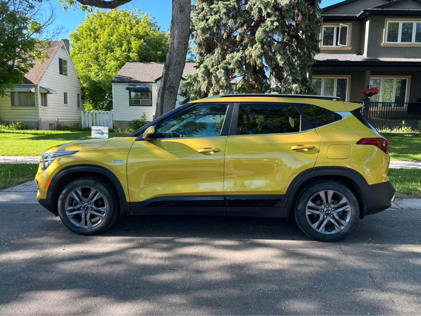 Yellow KIA Seltos EX AWD SUV + Bonuses! - photo 2