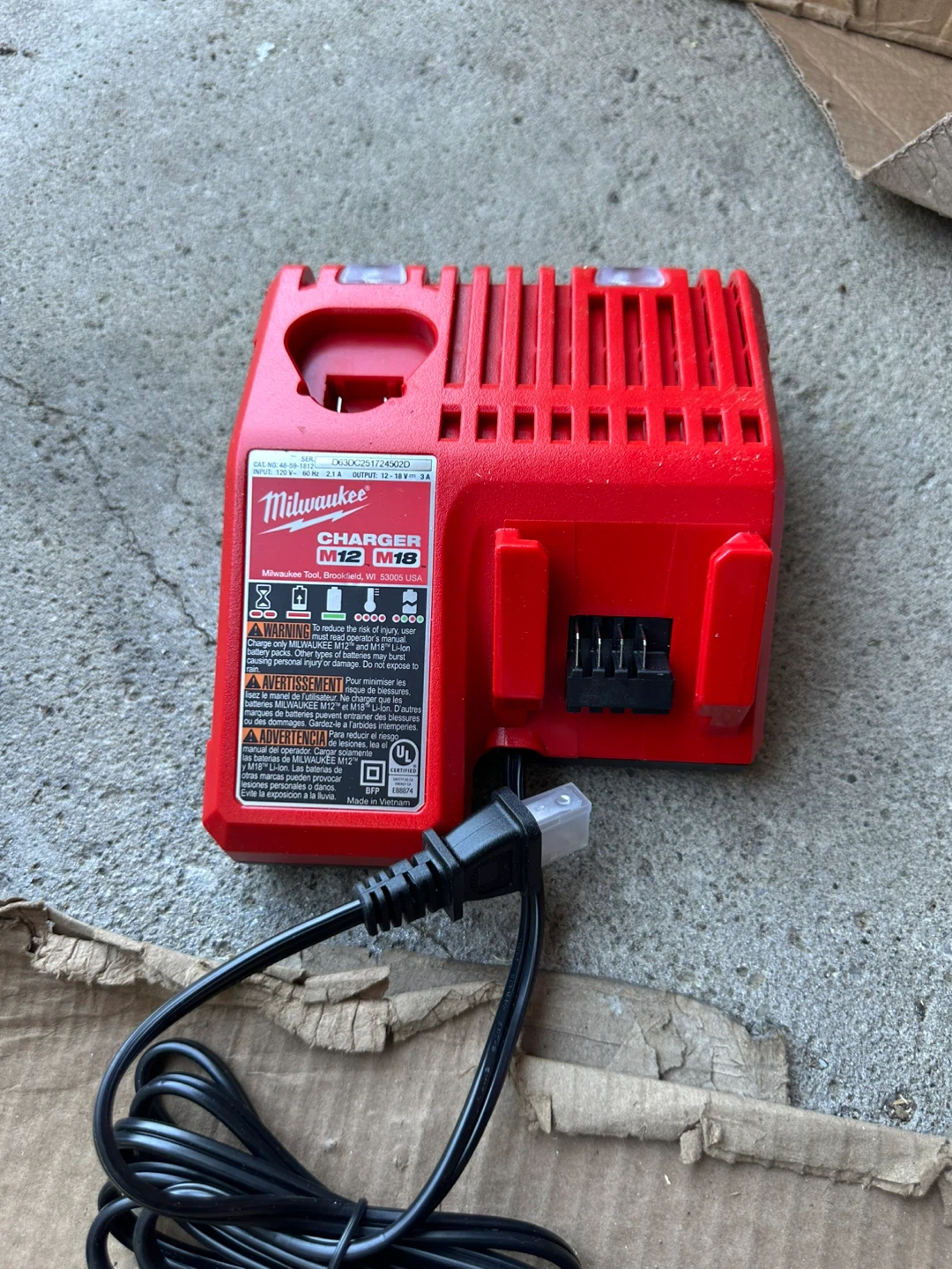 Milwaukee M12 M18 Lithium-Ion Battery Charger