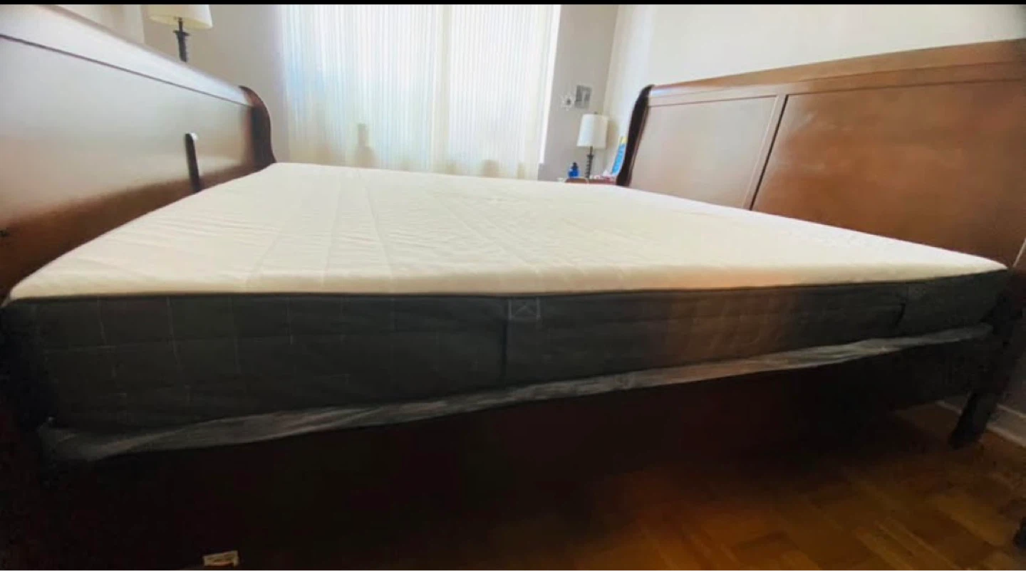 King-Size Memory Foam Mattress – Very Good Condition | IKEA - photo 2