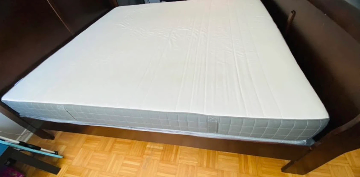 King-Size Memory Foam Mattress – Very Good Condition | IKEA - photo 5
