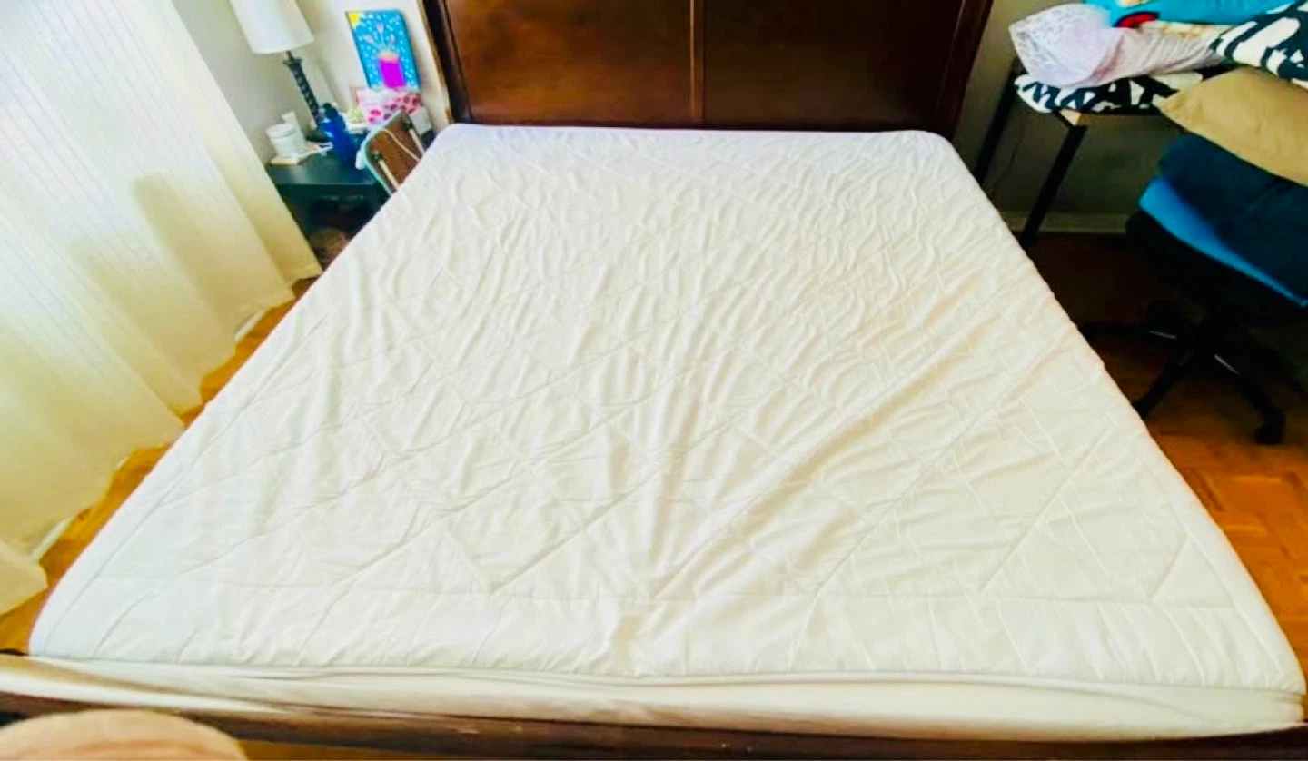 King-Size Memory Foam Mattress – Very Good Condition | IKEA