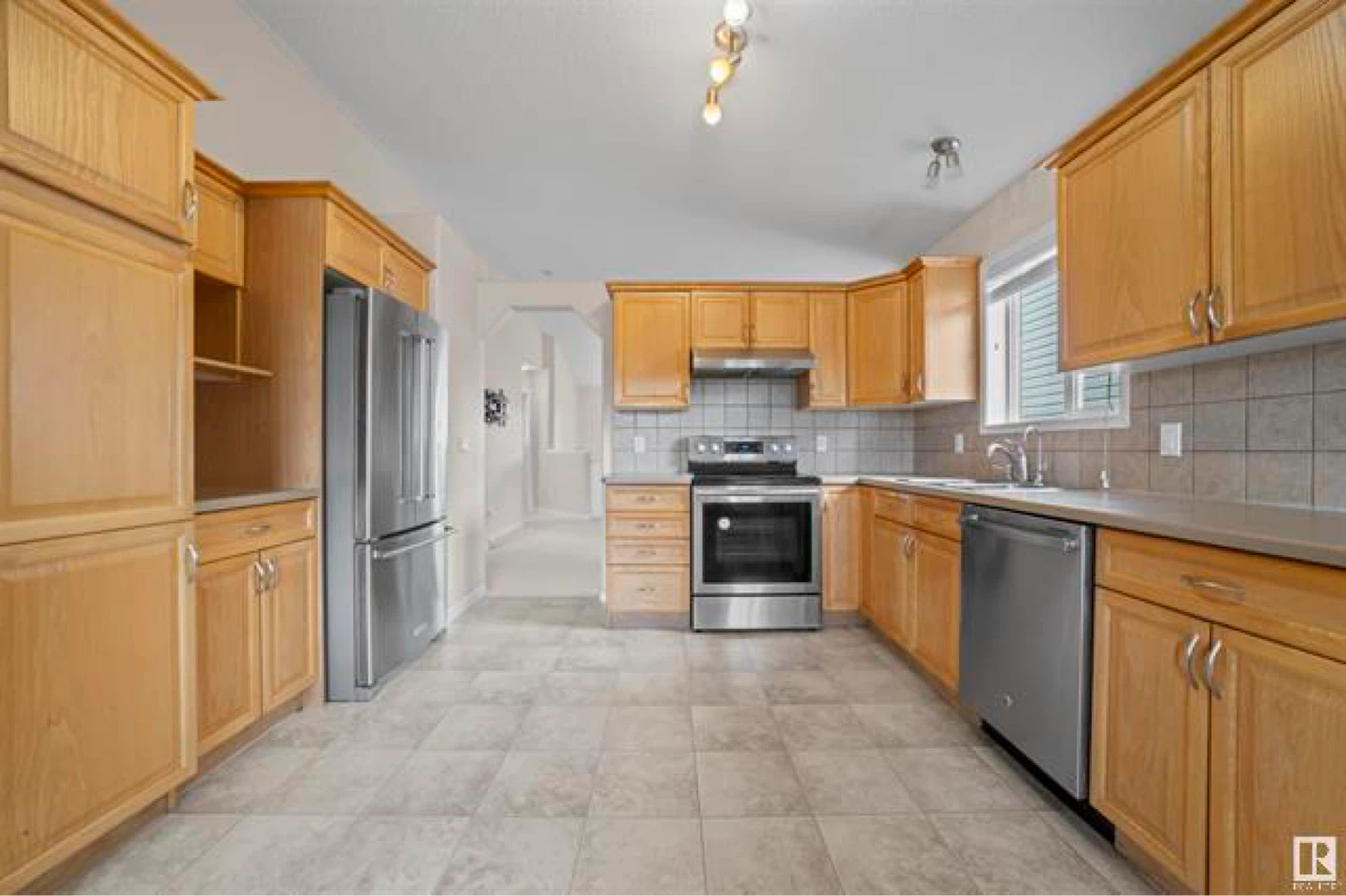 House for rent - photo 4