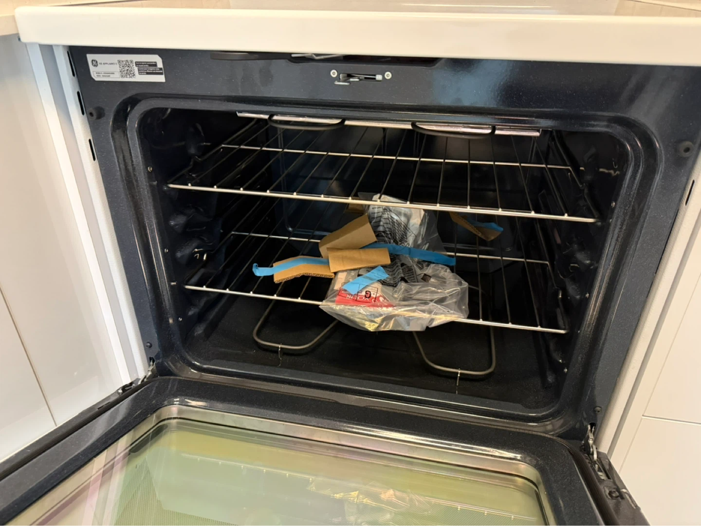 GE 30-inch Electric Smoothtop Range with Self Cleaning - photo 4