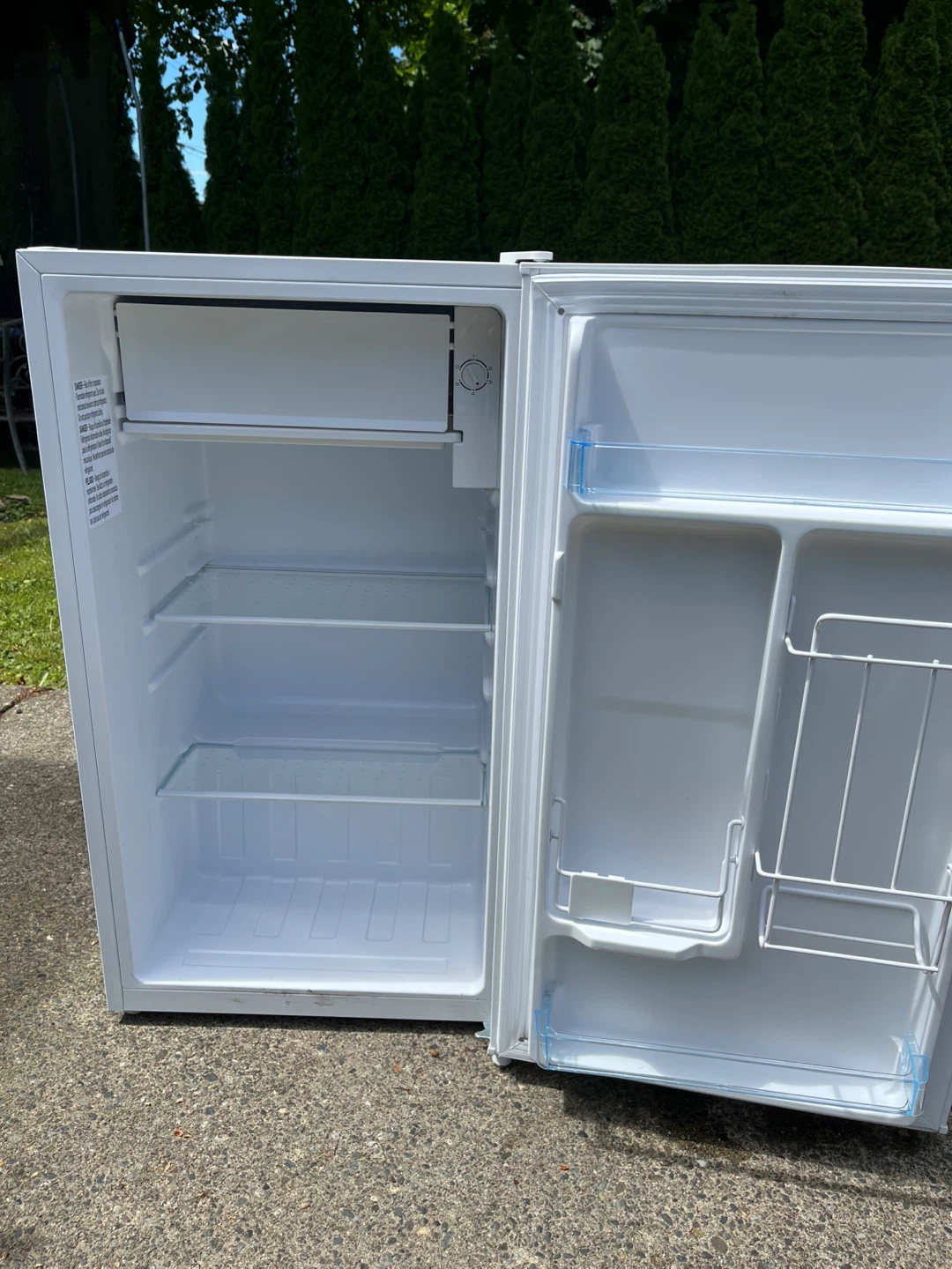 Danby Mini Fridge - photo 2