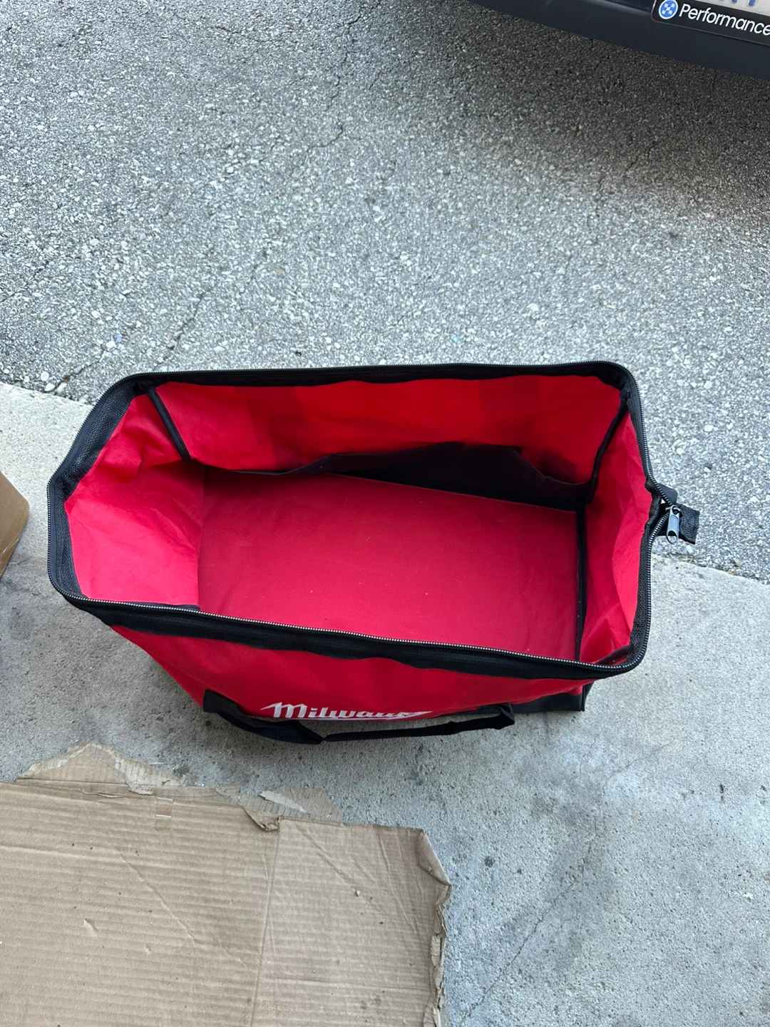 Milwaukee Red Tool Bag - photo 2