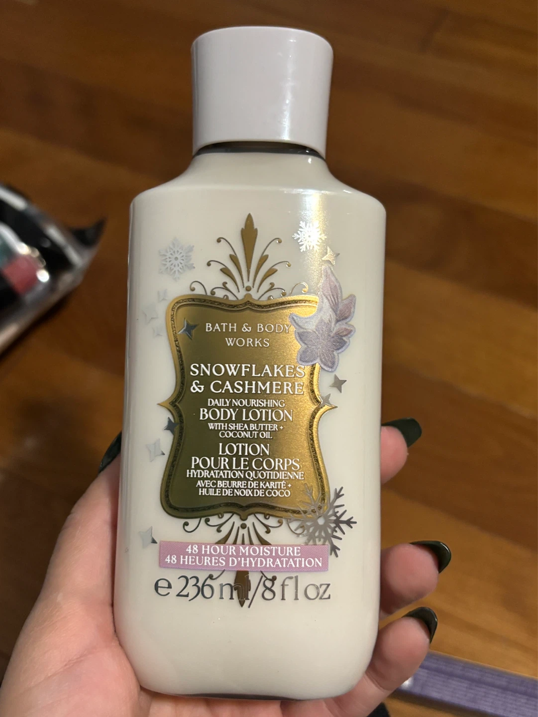 Bath & Body Works Snowflakes & Cashmere Body Lotion 8 oz