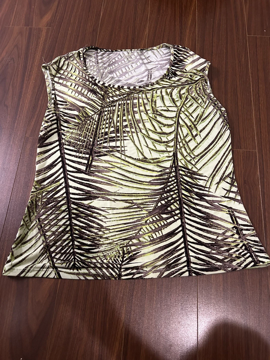 Sleeveless top with palm leaf print