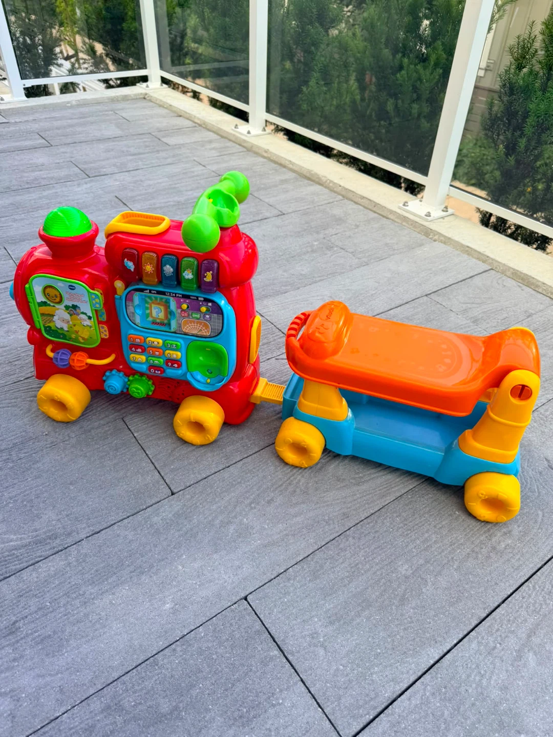 VTech Sit-to-Stand Learn and Grow Train