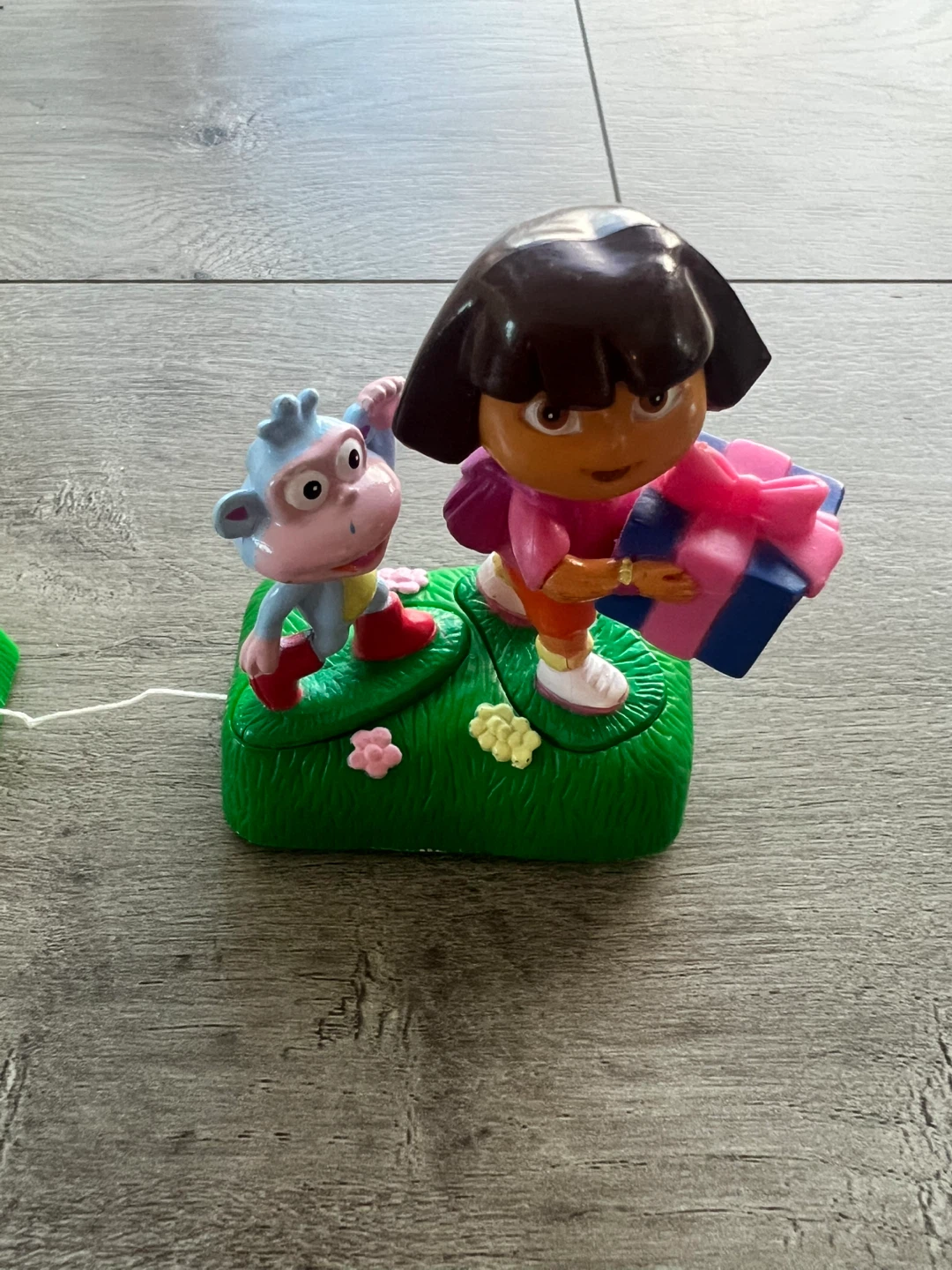 Dora the Explorer and Friends Pull Toy Cake topper - photo 3