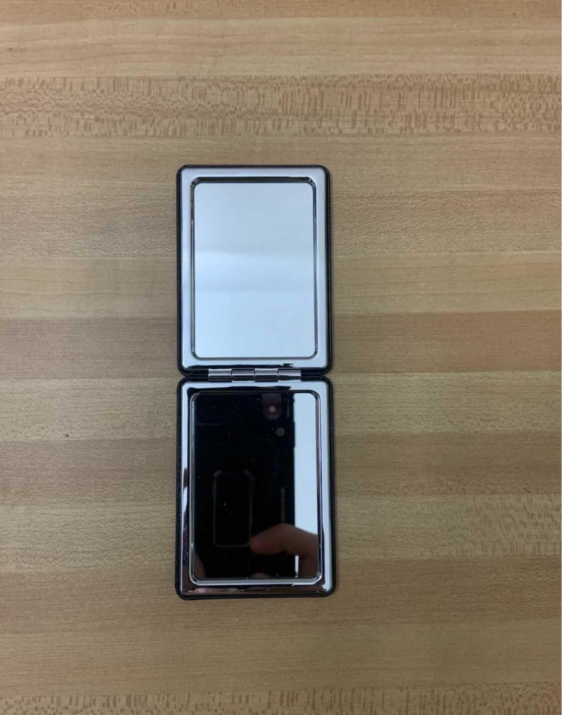 Portable Compact Mirror Black Case Distortion Free Like New