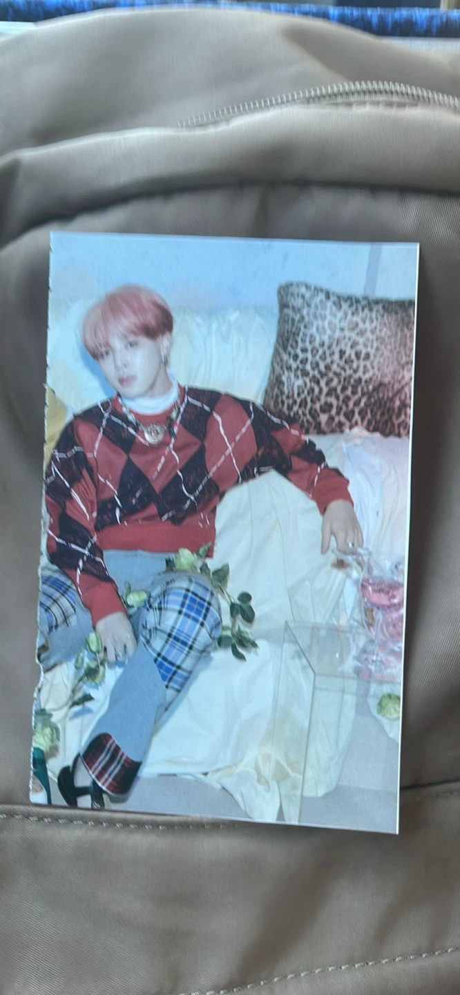 Collection of K-Pop Photocards - photo 5