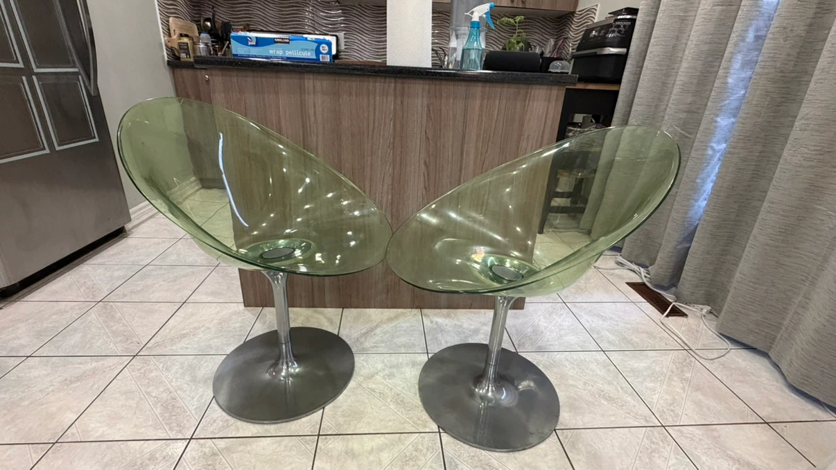 Pair of Green Swivel Accent Chairs - photo 5