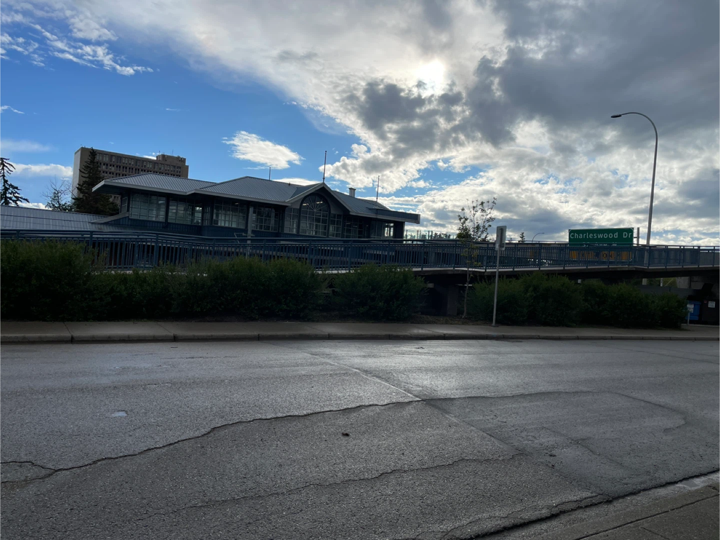 Room for Rent Near University of Calgary - photo 2