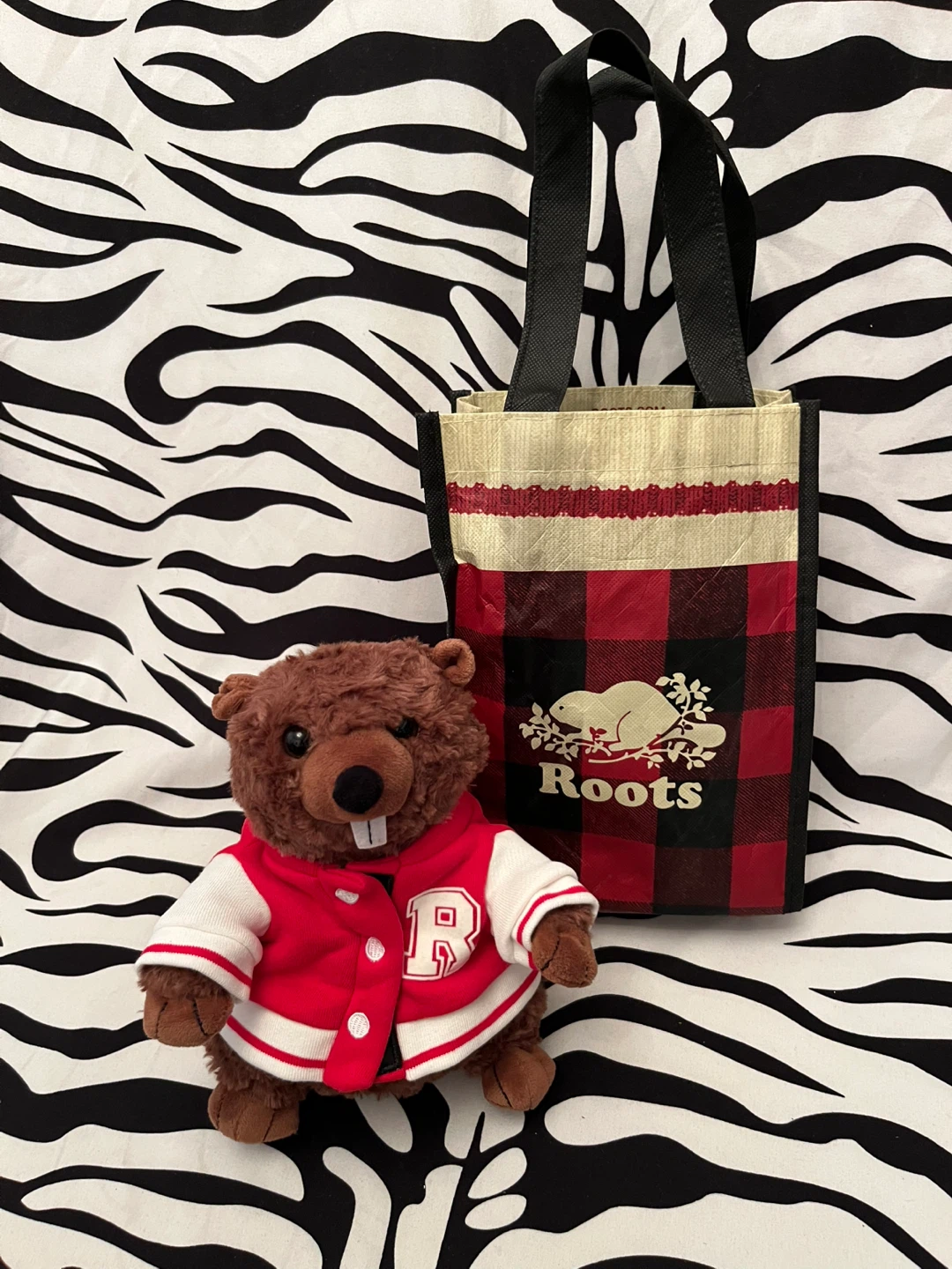 🇨🇦 Roots Canada Varsity Jacket Beaver Plush Toy 🇨🇦