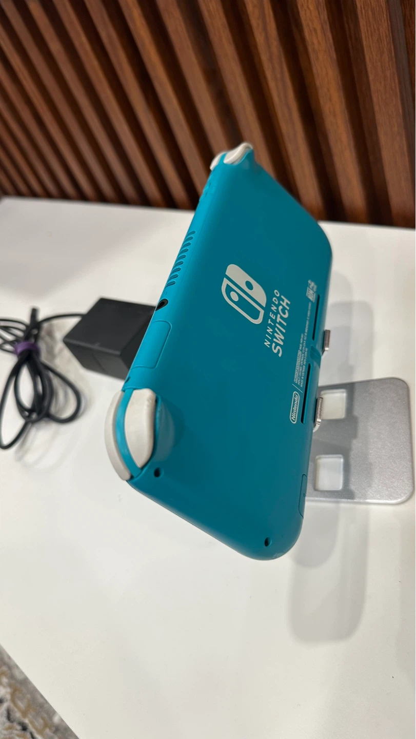 Nintendo Switch Lite Turquoise - Includes Charger - photo 4