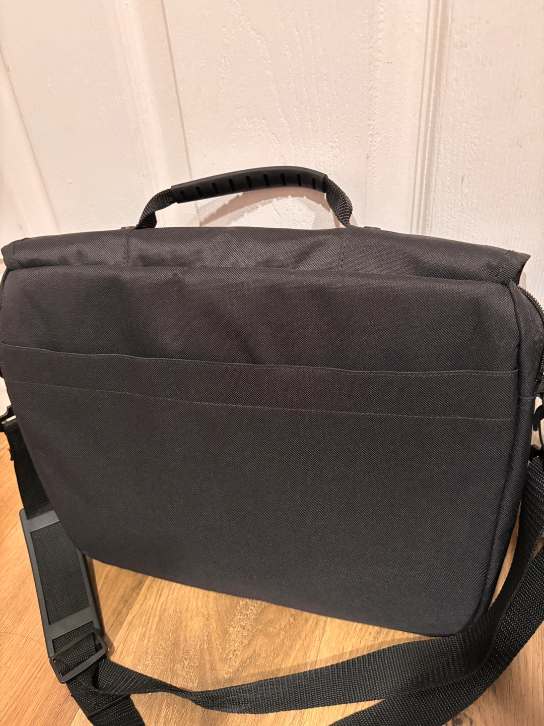 Targus Black Messenger Bag - photo 3