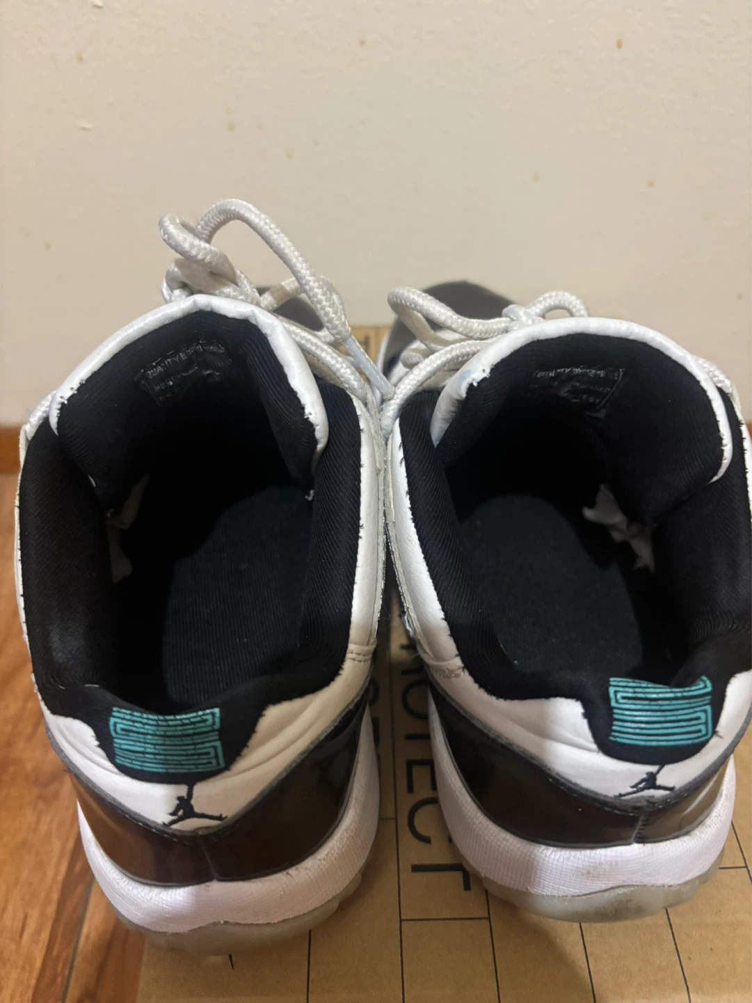Nike Air Jordan 11 Retro Low - photo 2