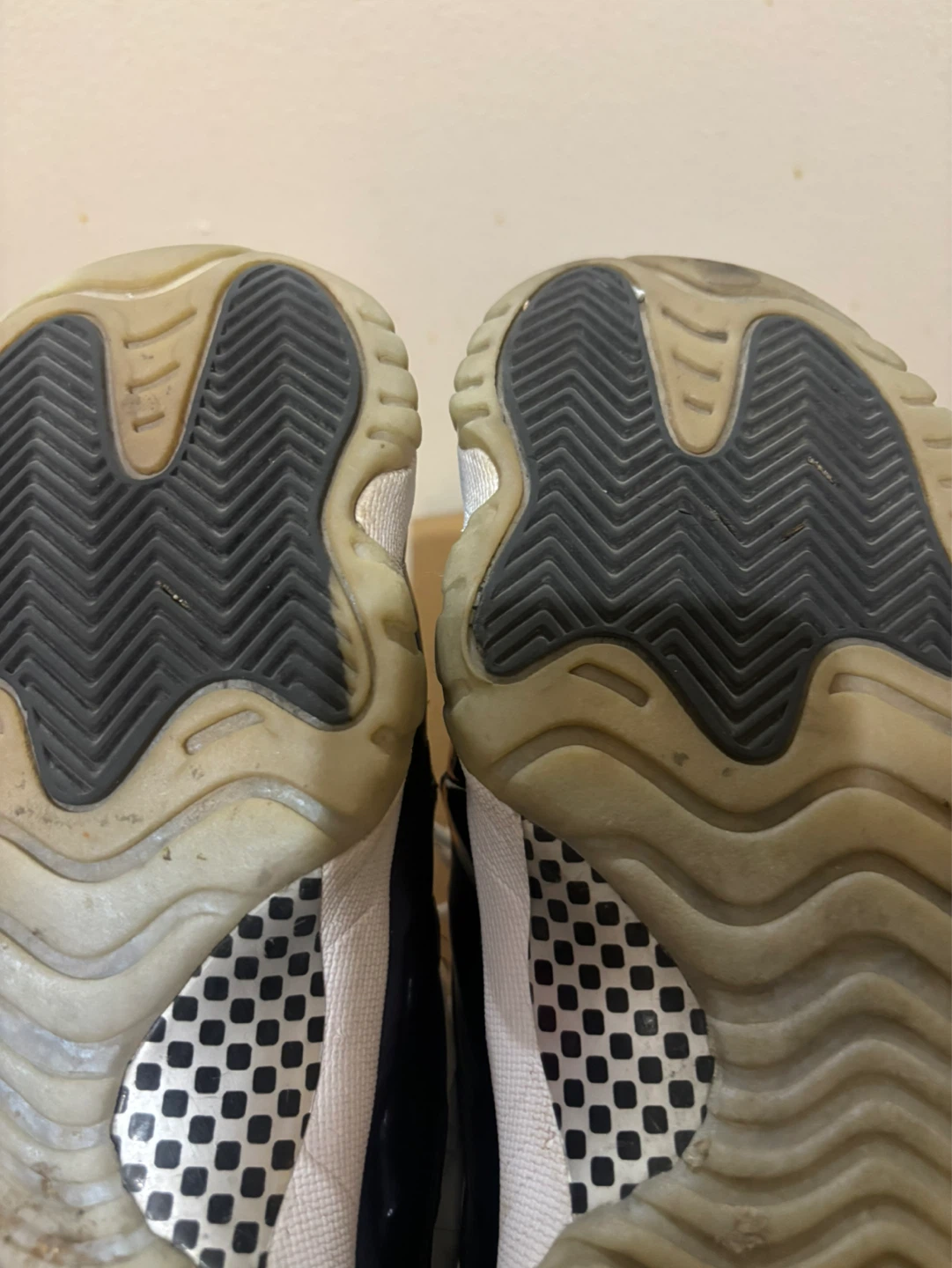 Nike Air Jordan 11 Retro Low - photo 4