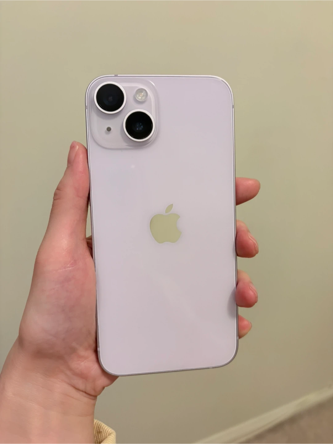 Apple iPhone 14 - Lavender
