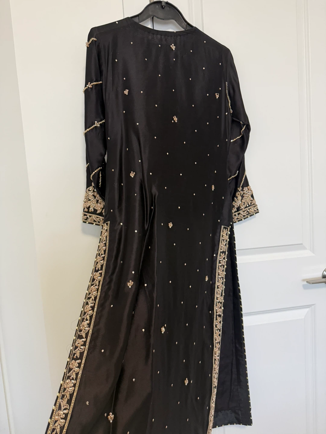 Elegant Black & Gold 3-Piece Party Wear Suit - photo 5