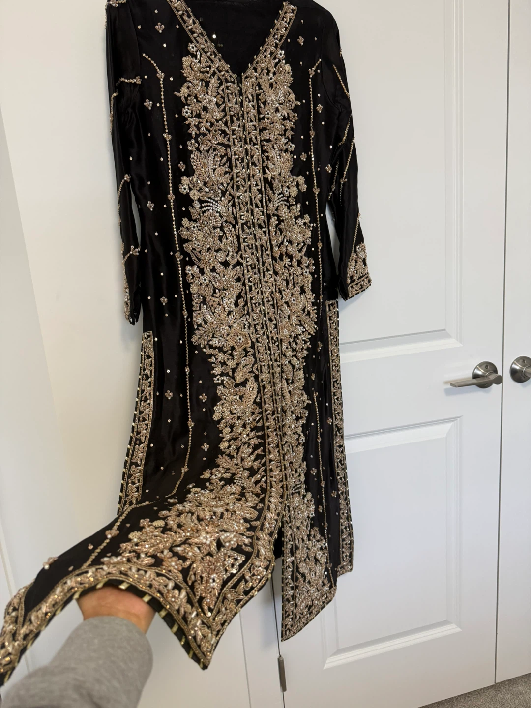 Elegant Black & Gold 3-Piece Party Wear Suit - photo 3