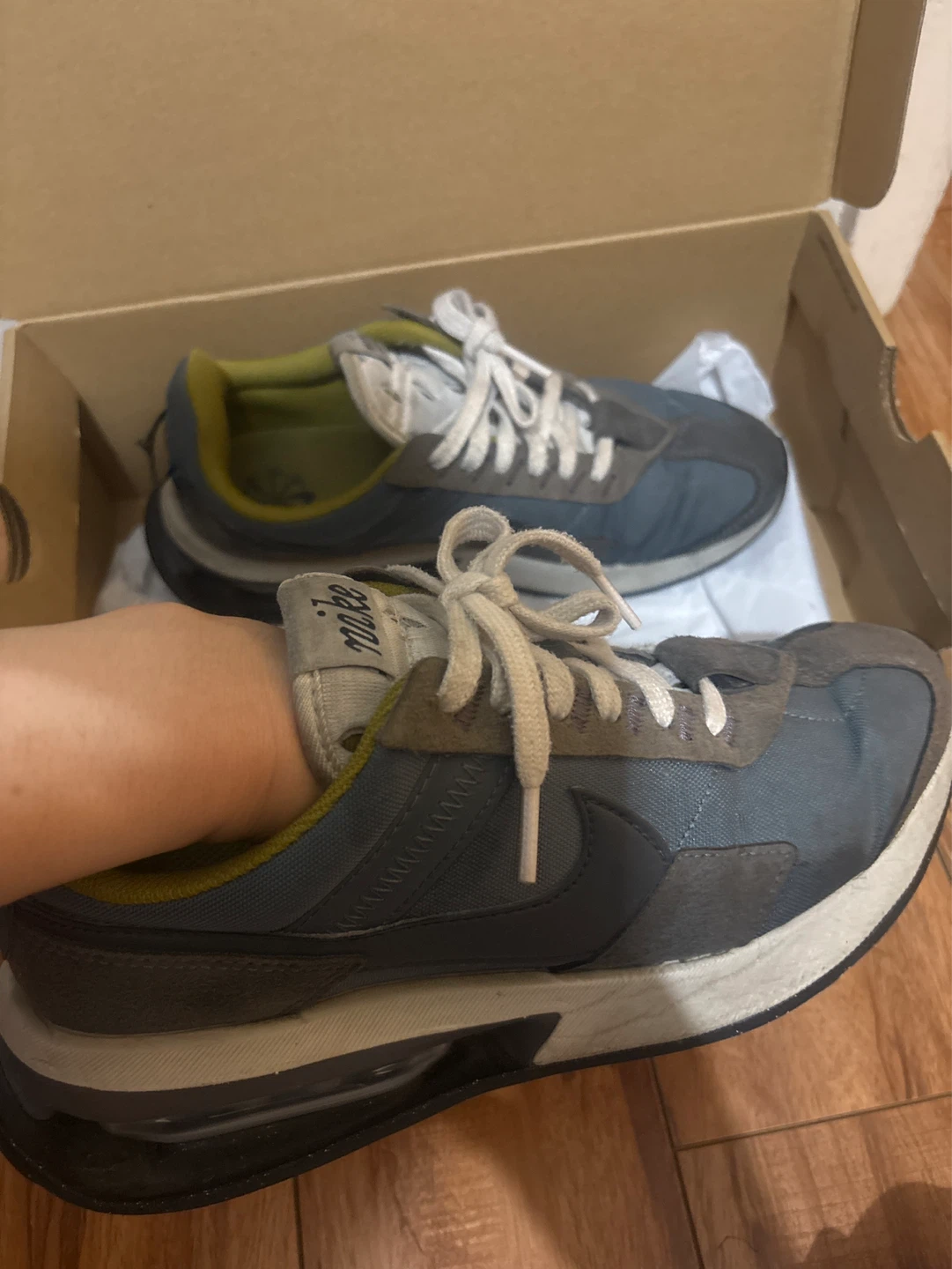 Women’s Air Max Pre-Day sneakers