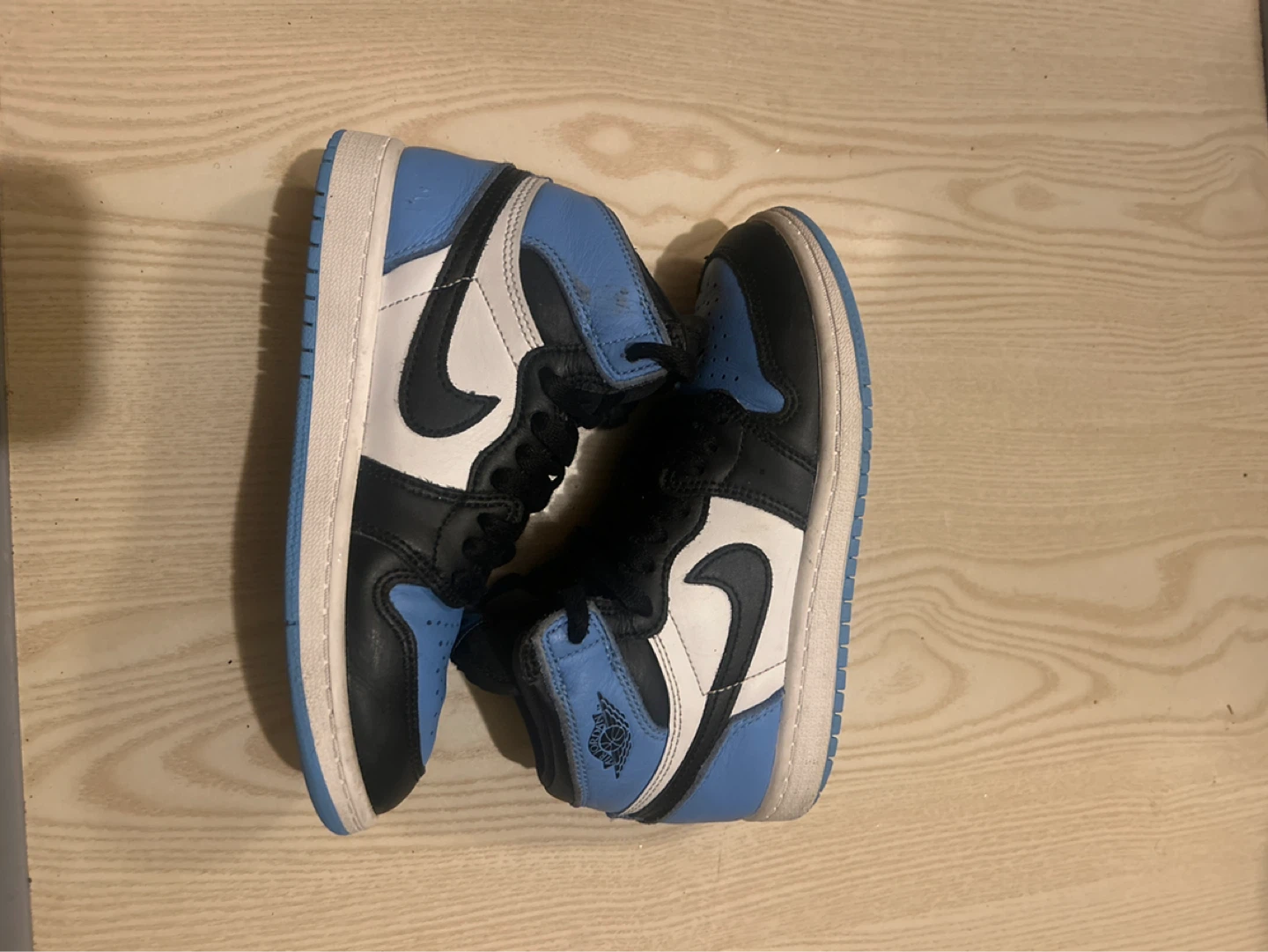 Nike Air Jordan 1 High OG 'University Blue' - photo 2