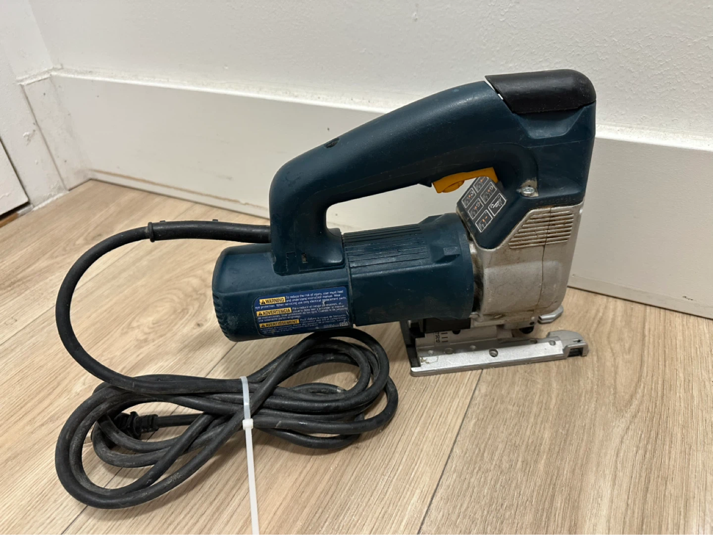 Bosch 1587AVS Jigsaw - photo 2