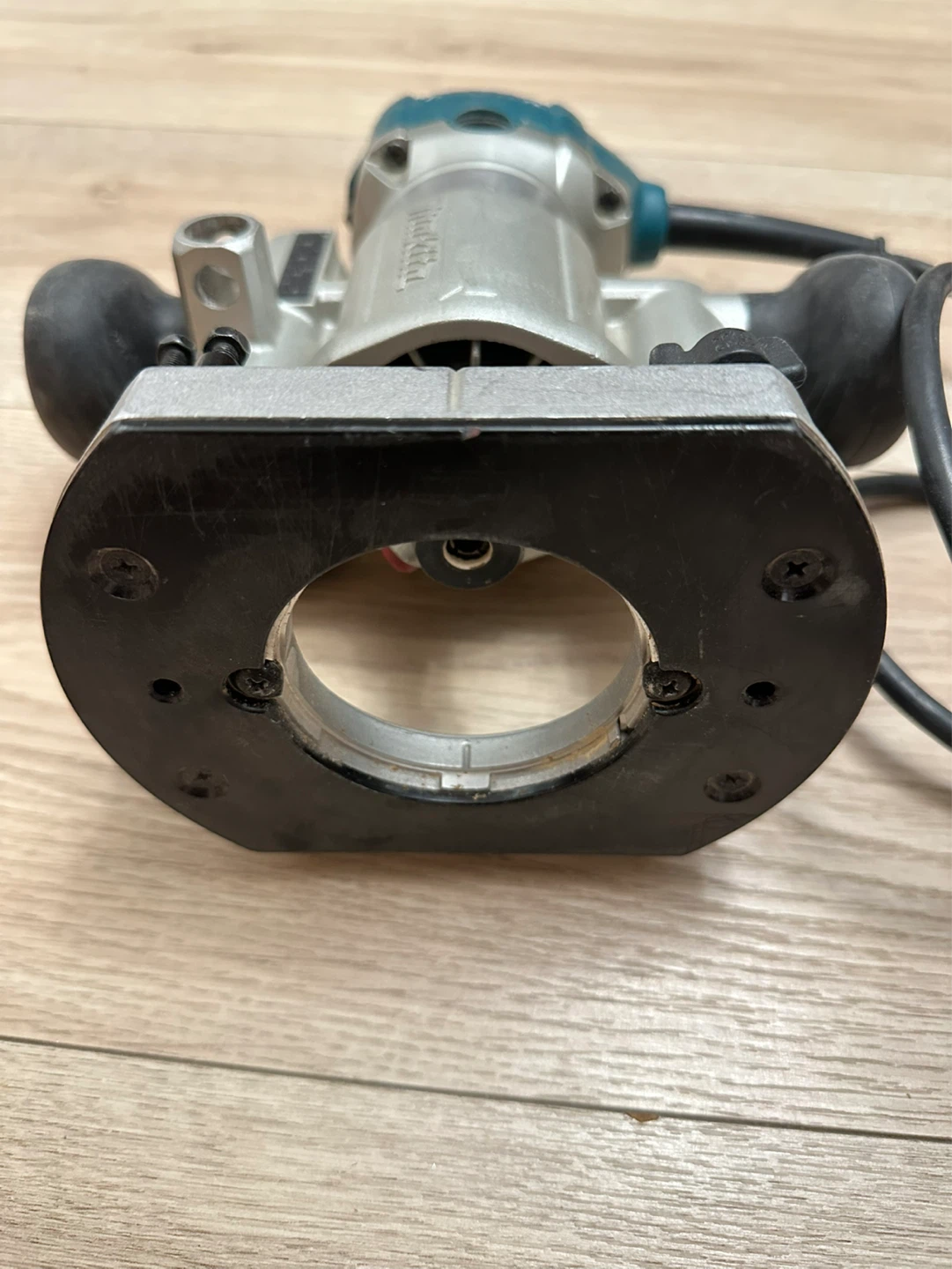 Makita RT0700C Compact Router - photo 5