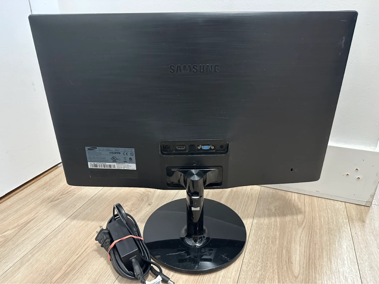 Samsung S22C350H Computer Monitor - photo 3